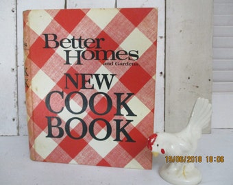 Better Homes and Gardens New Cook Buch, Copyright 1976, Berühmte rot weiß karierte Einband, Binder Ringe, 18 Kategorien, 435 Seiten.