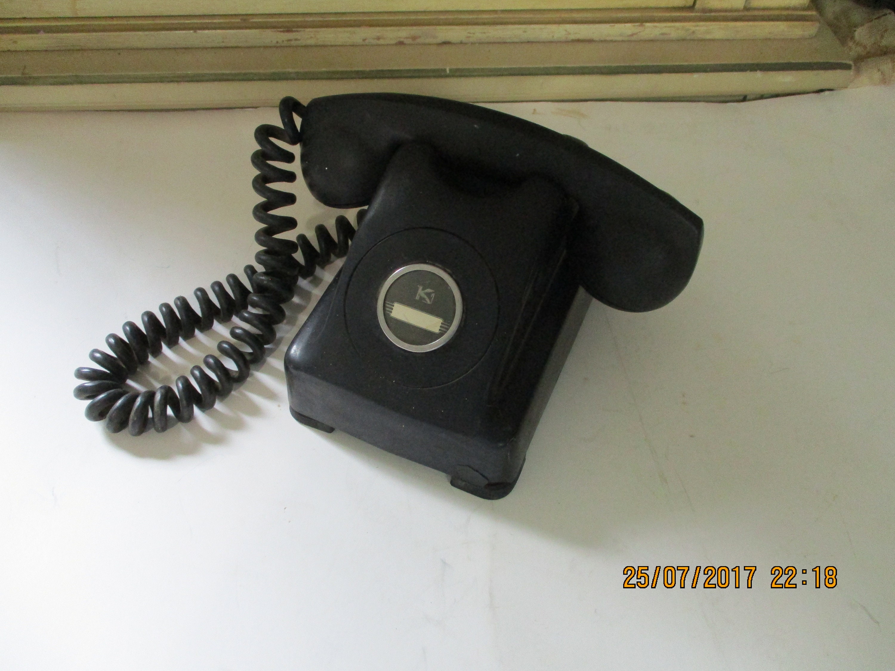 Téléphone fixe vintage kaki - Label Emmaüs