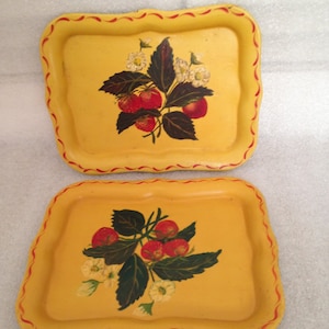 Set van 2 handgeschilderde Trays schoolbus gele aardbeien en bloemen