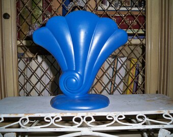 Redwing Art Numbered Pottery, Blue Colored Pottery Vase, Scolloped Cornucopia  Vase, Red Wing USA 899,