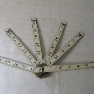 Vintage Handwerker Metall Faltung, erweiterbar 6 Ft 72" Maßband, Lineal. Made in USA, Weiß mit schwarzen Zahlen.