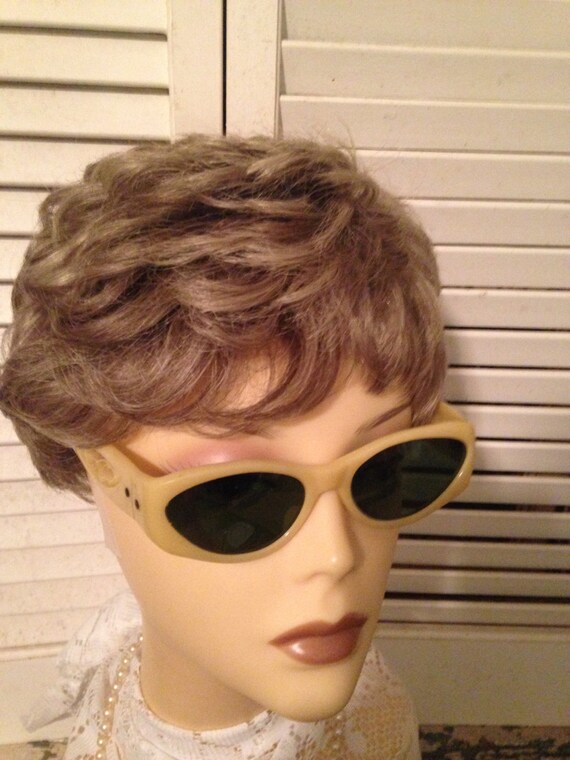 Vintage Cats Eye American Bakelite-celluloid Green Lenses  display picture 1
