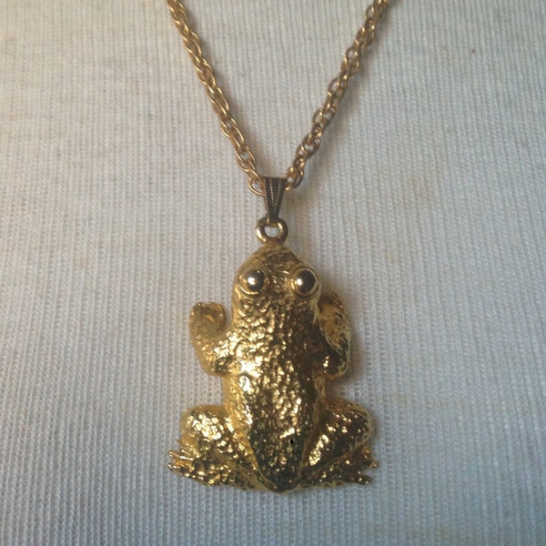 Designer Mimi Di N Frog Froggy Pendant Preppy Necklace in Gold Tone Signed Mimi di N 1972