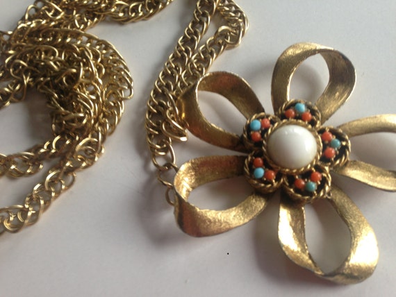 Designer Runway Pauline Rader Flower Medallion Ne… - image 3