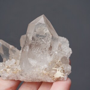 Quartz cluster, standing Quartz cluster from Brazil- inclusions