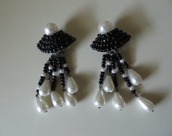 50s Vintage Jewelry / MidCentury Bead Earrings / Costume Jewelry / Artistic Handmade Fashion Accessories / Copacabana Style / Clip Ons