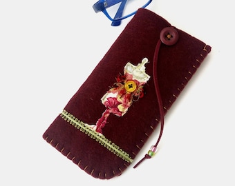 Χειροποίητη μπορντό θήκη για γυαλιά / Handmade felt eyeglasses case