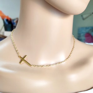 Collier Métal Gris Avec Médaillon Croix à Strass - Longueur ~72 Cm - Occasion Très Bon état