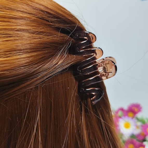 Wave Hair Claw Clip: Modern Acrylic Hair Accessory - Etsy display picture 2
