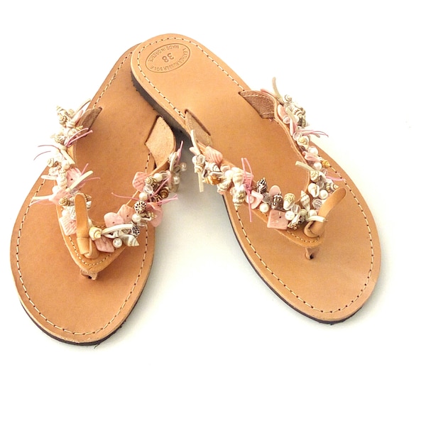Beach wedding leather sandals -Greek leather sandals - Sea shell decorated sandals - Pink shell and beads flip flops - Beach shoes