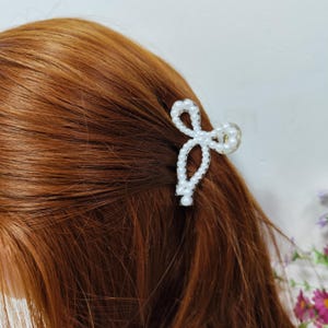Hair claw clip with pearls, Elegant hair accessories, Hair claw with pearls, Bow hair clip, Women’s hair claw clip, Stylish bridal hair clip