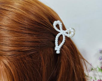 Hair claw clip with pearls, Elegant hair accessories, Hair claw with pearls, Bow hair clip, Women’s hair claw clip, Stylish bridal hair clip