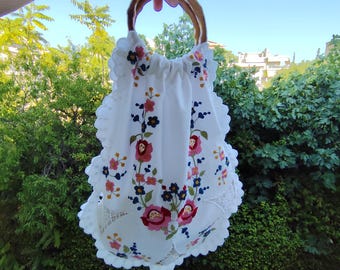 Upcycled Vintage Embroidered Doily Bag – Handmade Floral Summer Tote – Sustainable Greek Handle Shoulder Bag