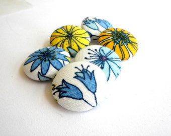 Fabric covered buttons -Floral buttons - Sewing buttons wire back - Size 36 22mm 7/8in -Blue  fabric buttons  -Yellow floral buttons