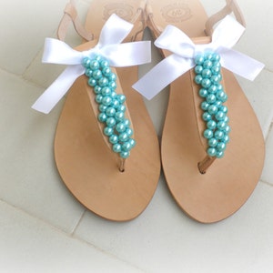 Hochzeit Sandalen - Türkis Perlen - Leder Sandalen verziert mit Petrol Perlen und Spitze Schleife - Türkis Frauen Wohnungen - Brautjungfer Sandalen