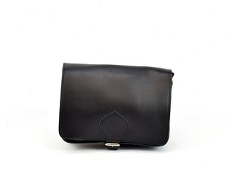 Μαύρη δερμάτινη τσάντα  / Black leather bag