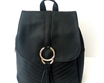 Μαύρη τσάντα πλάτης / Black backpack