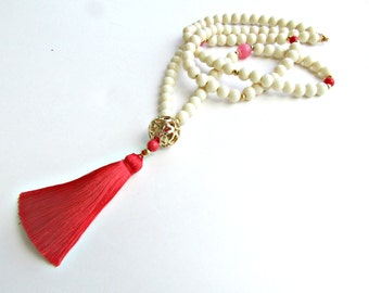 Beaded tassel necklace, Long tassel necklace, Ivory beige glass beaded necklace, Pink tassel, Gold pendant with tassel, Summer necklace