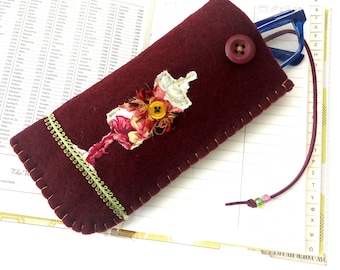 Χειροποίητη μπορντό θήκη για γυαλιά / Handmade felt eyeglasses case