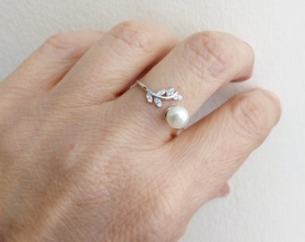 Silver pearl ring, Engagement ring, Wedding pearl ring, Sterling silver ring, Anniversary ring, Adjustable ring, Silver 925 Open band ring