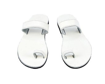 White toe ring sandals/ White Greek leather sandals/ Summer sandals/ Wedding sandals/ Beach shoes/ Ancient sandals/ Women sandals