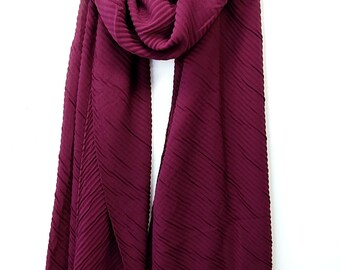 Μπορντό φουλάρι πλισέ  /  Bordeaux pleated scarf