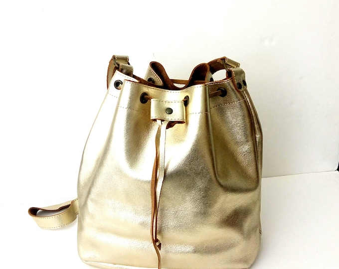 Featured listing image: Δερμάτινο χρυσό πουγκί / Bucket gold Leather bag