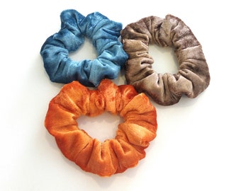 Velour handmade scrunchies in blue brown orange / Λαστιχάκια βελουτέ για τα μαλλιά