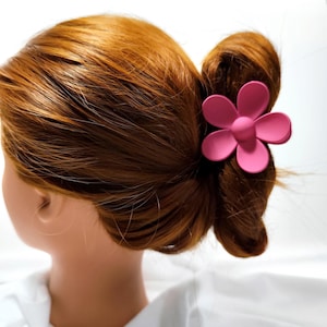 Flower claw clip, Fashionable hair claw clip, Red flower claw clip, Stylish Hair claw clip, Trendy Hair accessories, Gift for her