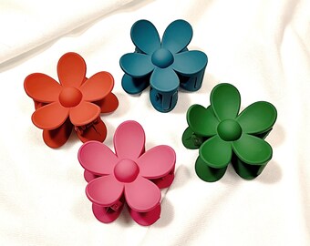 Flower Hair Claw Clip: Stylish Hair Accessory