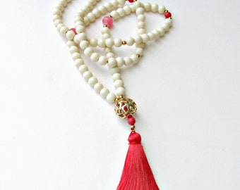 Beaded tassel necklace, Long tassel necklace, Ivory beige glass beaded necklace, Pink tassel, Gold pendant with tassel, Summer necklace