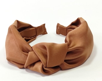 Στέκα με κόμπο σατέν καφέ /   Brown satin headband