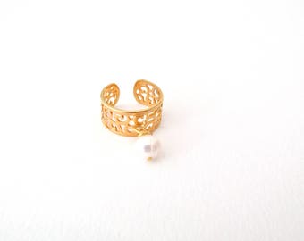 Επίχρυσο δαχτυλίδι με μαργαριτάρι / Gold ring with freshwater pearl