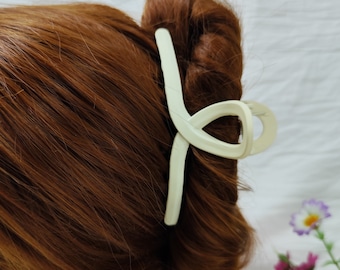 Minimalist matte hair claw clip 11cm, Brown Beige Cream Hair Claw clip 4 inches, Hair accessories, Acrylic Matte Twisted Claw, Gift for Her