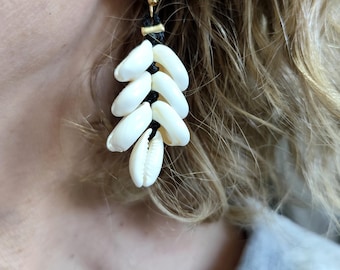 Cowrie dangle earrings, Bohemian sea shell earrings, Summer cowrie earrings, Beach wedding earrings,Shell earrings,Nature cowrie earrings
