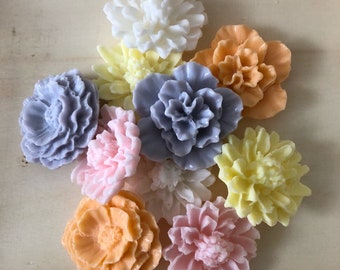 40 Flower Soap Wedding Favors, Bridal Shower, Baby Shower, Party Decoration. BONUS if you buy 80 you get 10 flowers FREE!