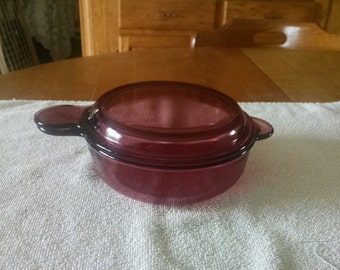 pyrex corning visions cranberry large grabit & lid