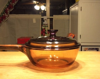 PYREX VISIONS amber 0.5 liter skillet & cranberry  lid