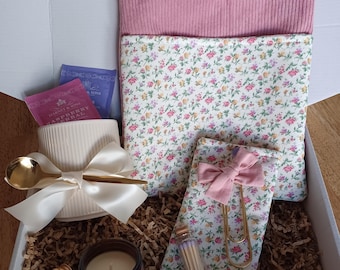 Set de regalo para amantes de los libros: accesorios hechos a mano, té y vela