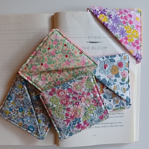 Corner bookmark, corner bookmark fabric, Floral corner bookmark, book lover gift, gift, teacher gift, Book, Reader, Mother&#39;s Day gift