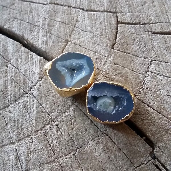 Nebel-graue Geode-Ohrstecker