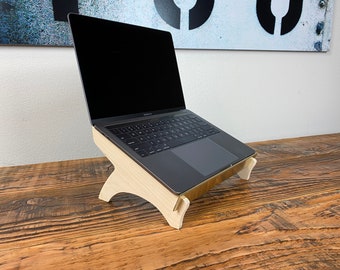 The QUICK GETAWAY Laptop Stand