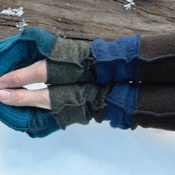 Manchettes en laine et mélange de laine fabriqués à partir de pulls recyclés dans de magnifiques nuances de bleu sarcelle, turquoise, bleu royal, marron et vert forêt, yoga