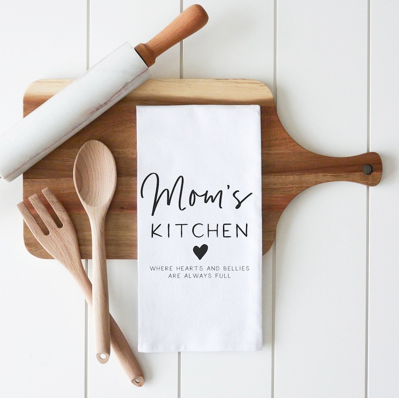 Personalized Mom's Kitchen Tea Towel Personalized Mother's Day Gift Gift for Mom Dish Towel Kitchen Decor Flour Sack Towel image 1