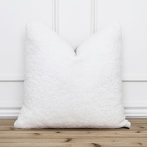 Witte Getextureerde Kussensloop | Boucle Kussensloop | Neutrale Accent Kussenslopen | Moderne bankkussenhoes |  20x20 | 18x18 | 16x26 || Evie