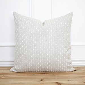 Louis Vuitton Damier Throw Pillow - Neutrals Pillows, Pillows & Throws -  OFF38172