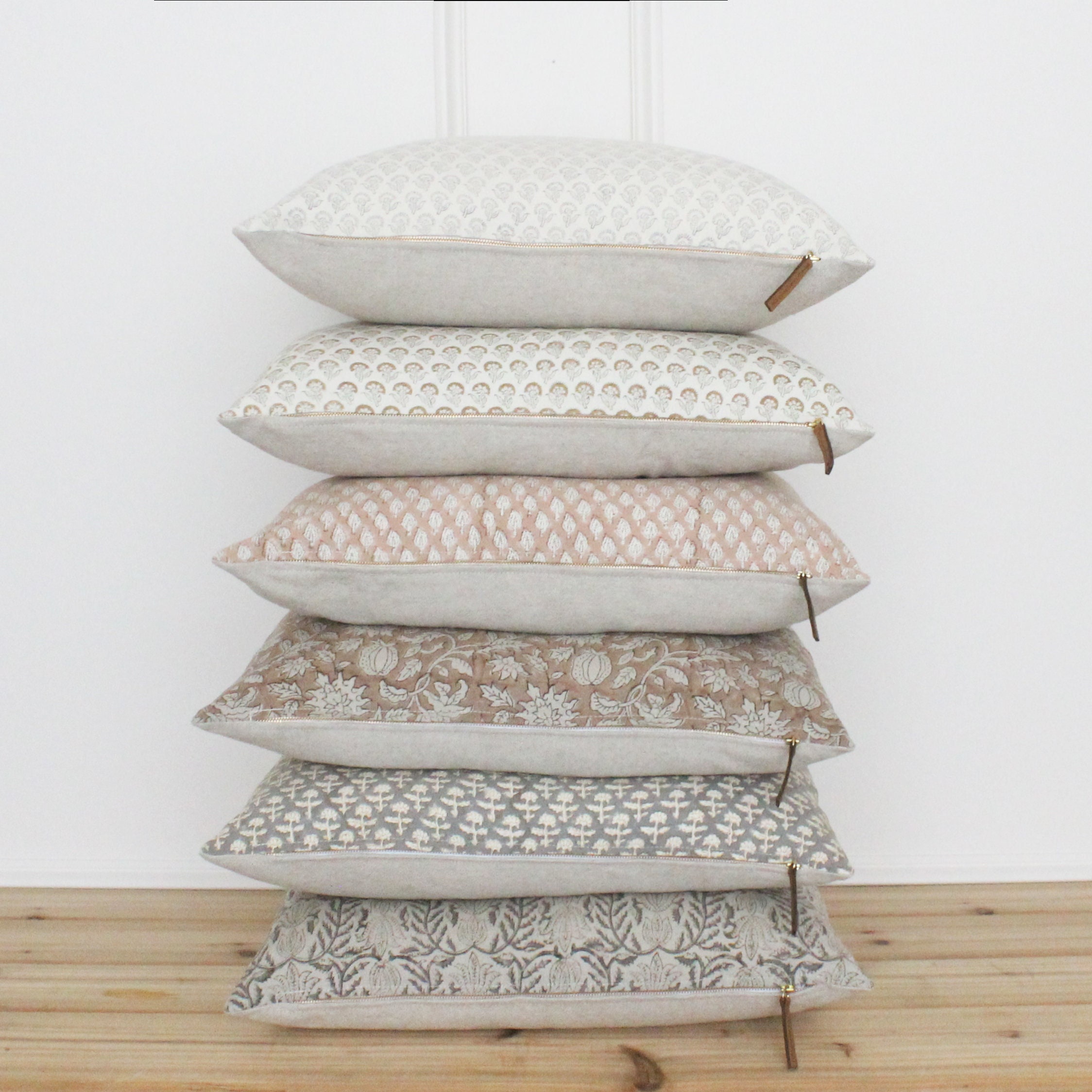 Unique Bargains Non-woven Fabric Home Zippered Clothes Pillow