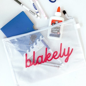 Trousse de fournitures scolaires personnalisée avec nom sur une pochette à fermeture éclair pour école pochette à crayons personnalisée pour enfant trousse à crayons d'école avec monogramme avec pochette