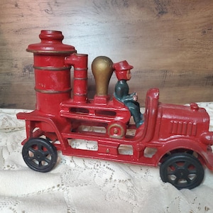 Vintage Gusseisen Spielzeug Feuerwehrauto Pumper LKW Feuerwehrmann Geschenk Mann Höhle Sammler Dekor