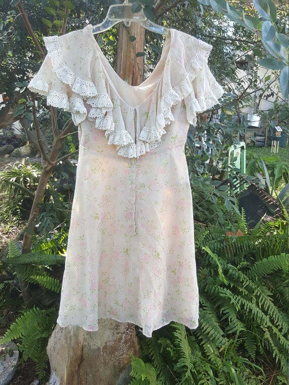 Dress. Prairie. Sundress. Baby doll. Short. Spring
